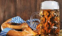 Oktoberfest-pretzel-beer